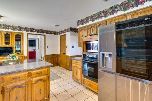 Charming Texas Escape, Near Cedar Hill State Park! in Duncanville Charming Texas Escape, Near Cedar Hill State Park! in Duncanville