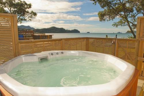 Badestamp, Beachfront Resort in Whitianga Badestamp, Beachfront Resort in Whitianga