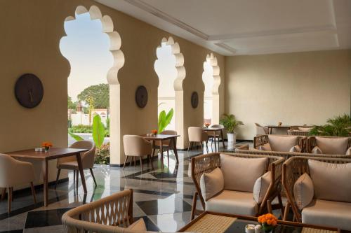 餐廳, Uday Palace Navsari, a member of Radisson Individuals in 瑙薩里 餐廳, Uday Palace Navsari, a member of Radisson Individuals in 瑙薩里