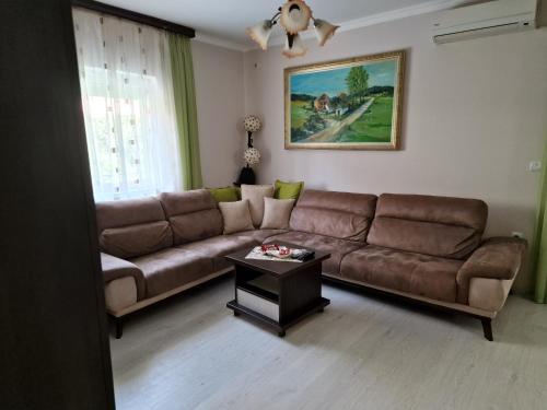 Boletova kuća na dan (Boletova kuca na dan) in Sajlovo Boletova kuća na dan (Boletova kuca na dan) in Sajlovo