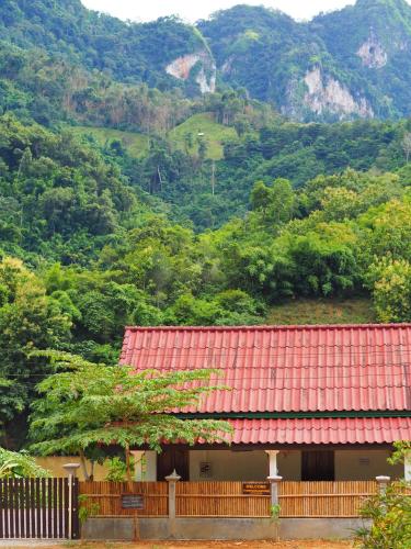 Meexok guesthouse in Nong Khiaw Meexok guesthouse in Nong Khiaw