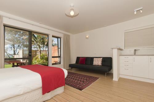 Beachfront Resort in Whitianga Beachfront Resort in Whitianga