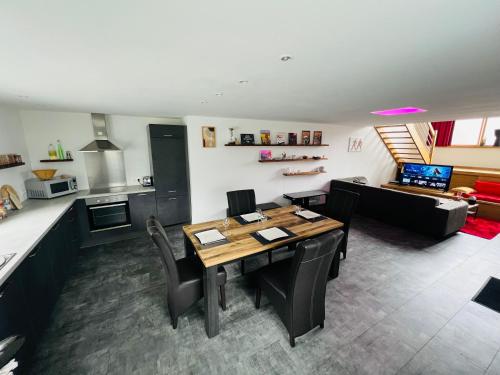 المرافق, Capstay La Louvière (Capstay La Louviere) in La Louviere المرافق, Capstay La Louvière (Capstay La Louviere) in La Louviere