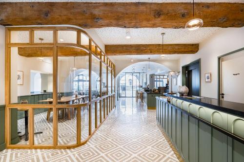 Le Phenix Hotel near Gallo-Roman Museum Le Phenix Hotel near Gallo-Roman Museum