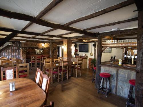 حانة/استراحة, The Heath Inn in قرب المركز حانة/استراحة, The Heath Inn in قرب المركز