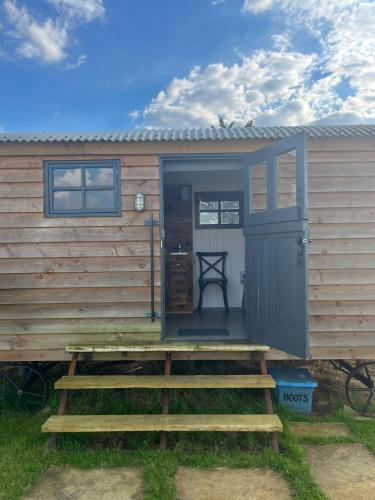 Shepherds Huts in بليتشينجدون Shepherds Huts in بليتشينجدون