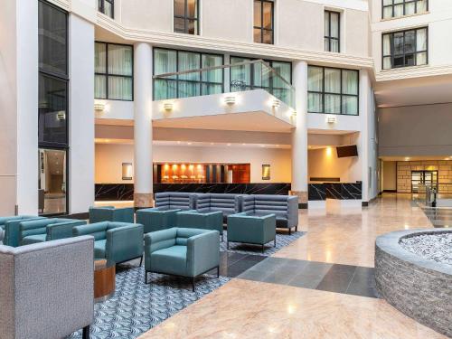 Bar/lounge, Sofitel London Gatwick Hotel in Gatwick Airport Bar/lounge, Sofitel London Gatwick Hotel in Gatwick Airport