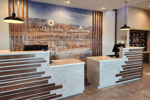 ردهة, La Quinta Inn & Suites by Wyndham Del Rio in Del Rio ردهة, La Quinta Inn & Suites by Wyndham Del Rio in Del Rio