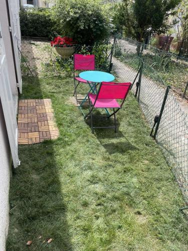 Garden, Charmante maisonnette centre nemours in Nemours Garden, Charmante maisonnette centre nemours in Nemours