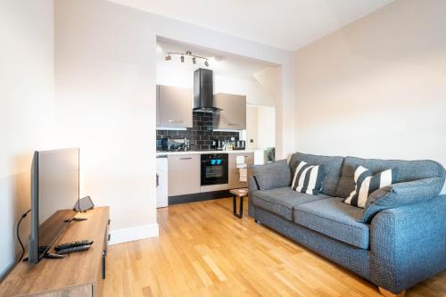 Redhill Garland- 1 bed ground floor apartment by LGW Short Lets in Рейгейт Redhill Garland- 1 bed ground floor apartment by LGW Short Lets in Рейгейт