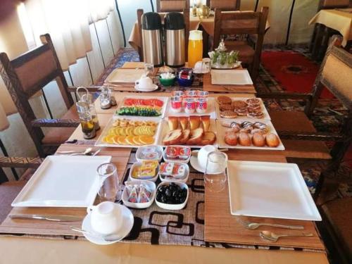 Family Luxury Glamping in Merzouga Family Luxury Glamping in Merzouga