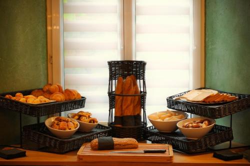 Mâncare şi băutură, Hotel le Grillon in Strasbourg Suburbii Mâncare şi băutură, Hotel le Grillon in Strasbourg Suburbii