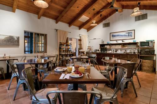 Φαγητό και ποτό, El Pueblo Inn in Σονόμα(Καλιφόρνια) Φαγητό και ποτό, El Pueblo Inn in Σονόμα(Καλιφόρνια)