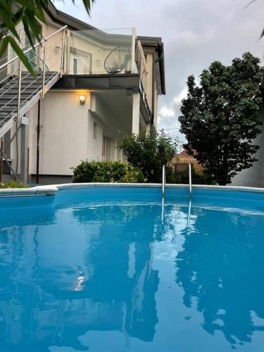 Outlet Center House, Pool-Jacuzzi-Garden-Sundeck in Parndorf Outlet Center House, Pool-Jacuzzi-Garden-Sundeck in Parndorf