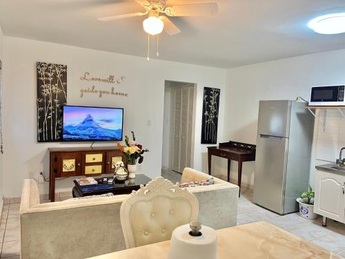 Lovely Apartment with King Size bed in Venetian Road in Providenciales Lovely Apartment with King Size bed in Venetian Road in Providenciales