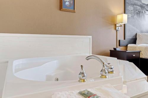 Badezimmer, SureStay by Best Western Twin Falls in Twin Falls (ID) Badezimmer, SureStay by Best Western Twin Falls in Twin Falls (ID)