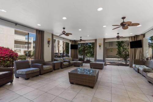 Bar/lounge, SureStay Plus Hotel by Best Western Tempe University in Phoenix (AZ) Bar/lounge, SureStay Plus Hotel by Best Western Tempe University in Phoenix (AZ)