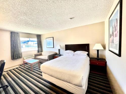 Royal Hotel Lloydminster in Lloydminster Royal Hotel Lloydminster in Lloydminster