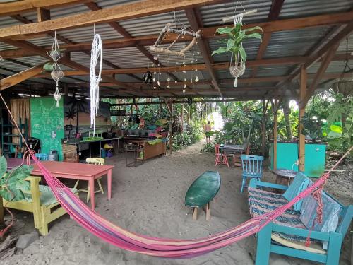 Exterior view, Oasis Beachfront Hostel in Puerto Viejo de Talamanca Exterior view, Oasis Beachfront Hostel in Puerto Viejo de Talamanca