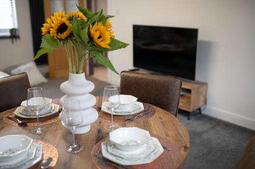 3 bed Hawthorn Berries House driveway & garden, M6 & M58 in Pemberton 3 bed Hawthorn Berries House driveway & garden, M6 & M58 in Pemberton