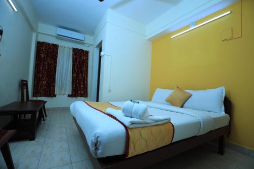 Deluxe Double Room image 5