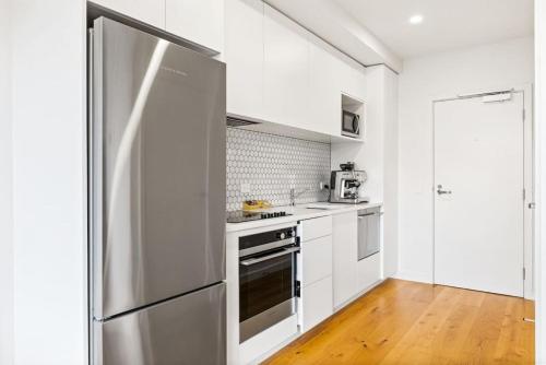 Dapur, The Ridge Apartment near Beaches with Parking in Kohimarama Dapur, The Ridge Apartment near Beaches with Parking in Kohimarama