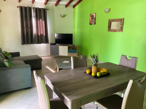 Maison elegante au Moule avec terrasse ensoleillee in Le Moule Maison elegante au Moule avec terrasse ensoleillee in Le Moule