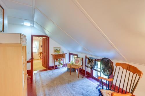 Tranquil 3 BR Stockbridge House with Private Deck! in 斯托克布里奇 Tranquil 3 BR Stockbridge House with Private Deck! in 斯托克布里奇