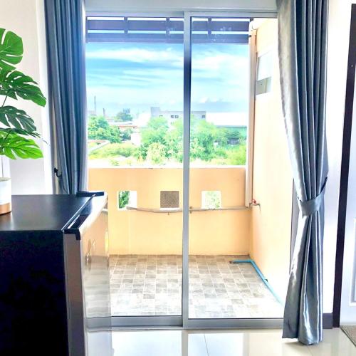 Balcony/terrace, MY HOME Hotel - Phutthamonthon 4 Road, near Mahidol University Salaya in Sam Phran Balcony/terrace, MY HOME Hotel - Phutthamonthon 4 Road, near Mahidol University Salaya in Sam Phran