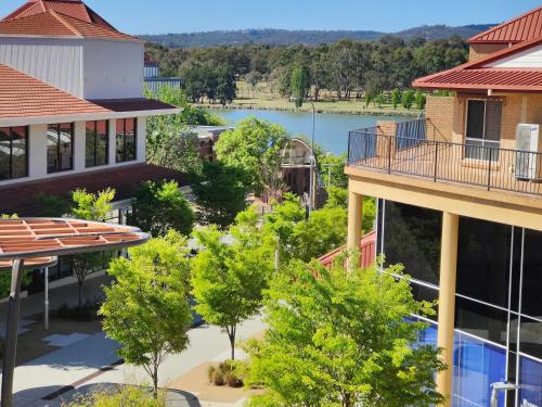 Tuggeranong Short Stay #08C - Sleeps 6 in تاجيرانونج Tuggeranong Short Stay #08C - Sleeps 6 in تاجيرانونج