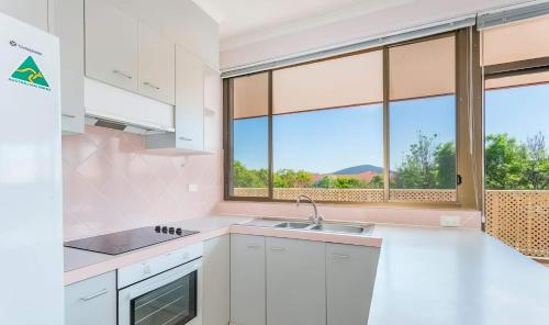 Tuggeranong Short Stay #08C - Sleeps 6 in تاجيرانونج Tuggeranong Short Stay #08C - Sleeps 6 in تاجيرانونج