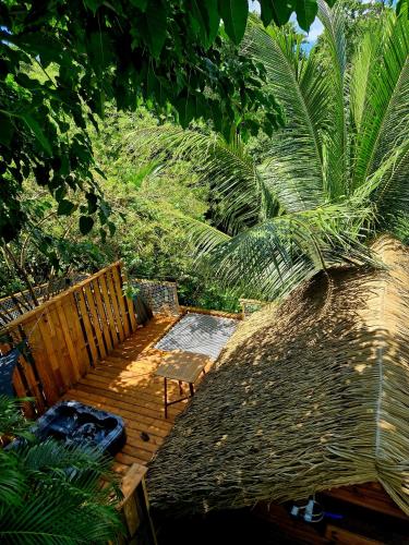 Balcony/terrace, PURA VIDA Lodge Cabane perchee in Sainte Rose Balcony/terrace, PURA VIDA Lodge Cabane perchee in Sainte Rose