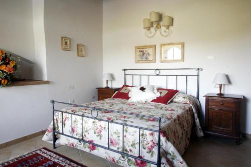 This photo about Villa Pian De Noci - Tenuta del Palagio shared on HyHotel.com