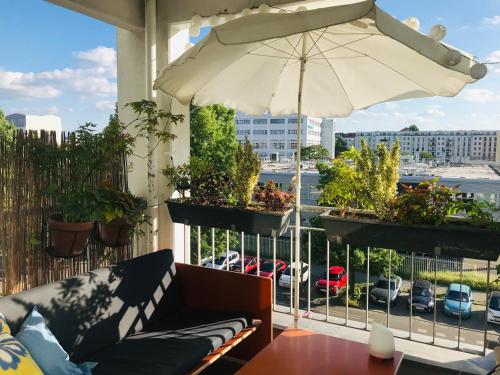 Balcony/terrace, Alt Treptow Fashion HQ in Treptow Balcony/terrace, Alt Treptow Fashion HQ in Treptow