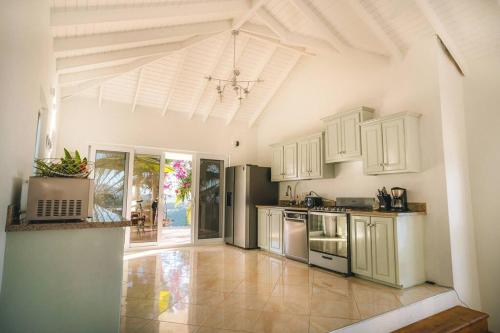 Amazing mountain top home with stunning views! in Marigot Bay Amazing mountain top home with stunning views! in Marigot Bay