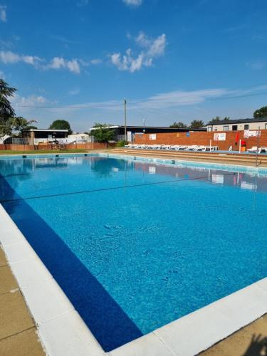 Kilátás, Modern Family Caravan with WiFi at Valley Farm, Clacton-on-Sea in St Pauls Kilátás, Modern Family Caravan with WiFi at Valley Farm, Clacton-on-Sea in St Pauls