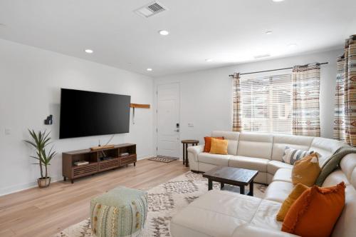 Desert Siesta Game Room Fire Pit EV Charger Dog Friendly in La Quinta Desert Siesta Game Room Fire Pit EV Charger Dog Friendly in La Quinta