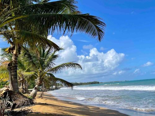 2 Units, 1 Price Group Bundle Sleeps 8 Beach House in Luquillo 2 Units, 1 Price Group Bundle Sleeps 8 Beach House in Luquillo
