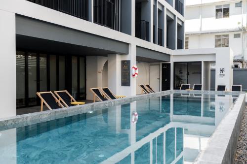Swimmingpool, Blu Monkey Hub and Hotel Krabi Town in Krabi Stadt Swimmingpool, Blu Monkey Hub and Hotel Krabi Town in Krabi Stadt