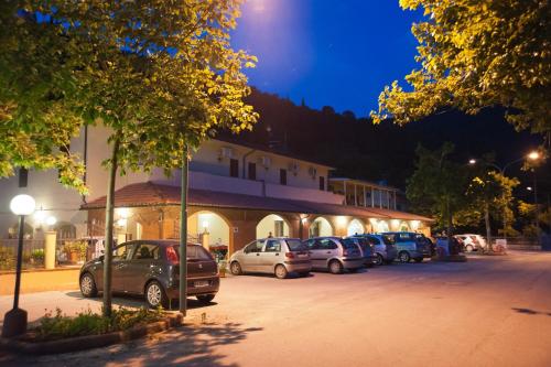 Albergo Magrini della Genga in Genga Albergo Magrini della Genga in Genga