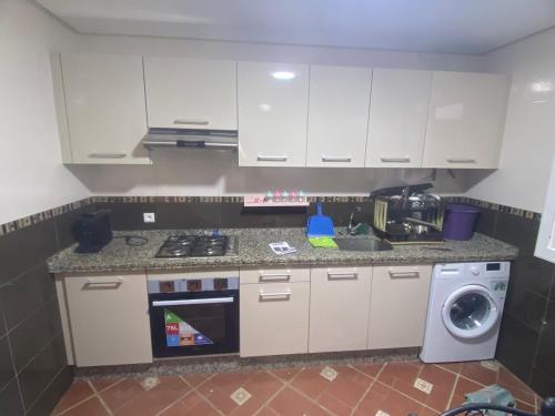 Konyha, Residence Al Kasaba - Spacious apartment with swimming pool and direct access to sea in Oued Laou Konyha, Residence Al Kasaba - Spacious apartment with swimming pool and direct access to sea in Oued Laou