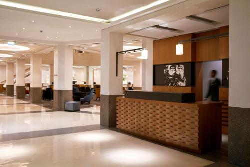 Lobby, Dorint Kurfurstendamm Berlin in Charlottenburg Lobby, Dorint Kurfurstendamm Berlin in Charlottenburg