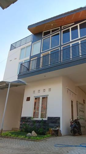 Home Stay Syariah Omahku near Batu Night Spectacular (BNS) Home Stay Syariah Omahku near Batu Night Spectacular (BNS)