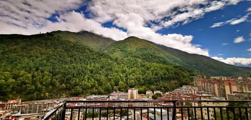 Балкон, Kangding Guozhuang Nan Wu Hao Boutique Inn in Ганзі Балкон, Kangding Guozhuang Nan Wu Hao Boutique Inn in Ганзі