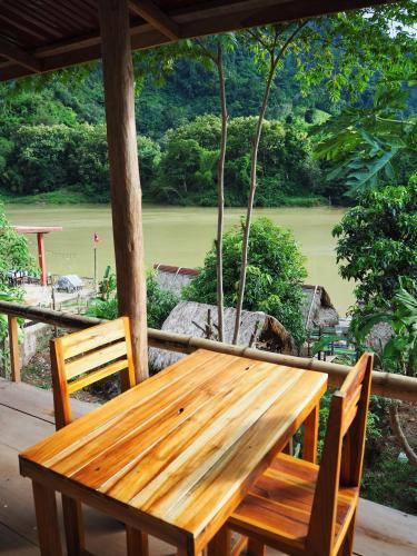 Meexok guesthouse in Nong Khiaw Meexok guesthouse in Nong Khiaw