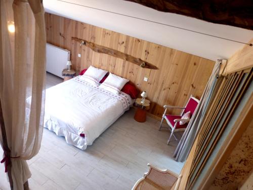 This photo about Le Jardin des Pierres Brunes shared on HyHotel.com