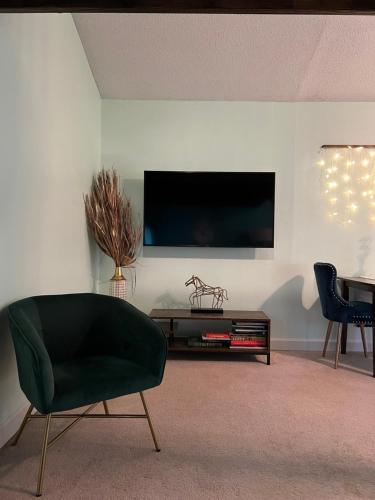 設施, Cozy loft with parking and private patio w/ grill in 默特爾格羅夫 設施, Cozy loft with parking and private patio w/ grill in 默特爾格羅夫