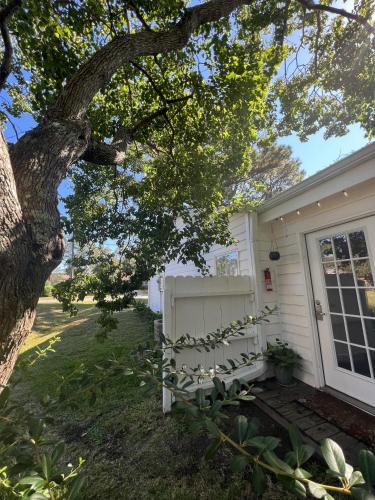 Cozy loft with parking and private patio w/ grill in 默特爾格羅夫 Cozy loft with parking and private patio w/ grill in 默特爾格羅夫