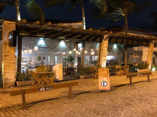 مطعم, Apto MAR AZUL CARIBE - PRAIA DO FORTE - 3 minutos a pé da praia (Apto MAR AZUL CARIBE - PRAIA DO FORTE - 3 minutos a pe da praia) in Braga مطعم, Apto MAR AZUL CARIBE - PRAIA DO FORTE - 3 minutos a pé da praia (Apto MAR AZUL CARIBE - PRAIA DO FORTE - 3 minutos a pe da praia) in Braga
