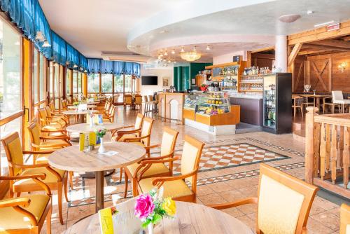 Паб/Коктейль-бар, Centro Vacanze La Limonaia in Лимоні Сул Гарда Паб/Коктейль-бар, Centro Vacanze La Limonaia in Лимоні Сул Гарда
